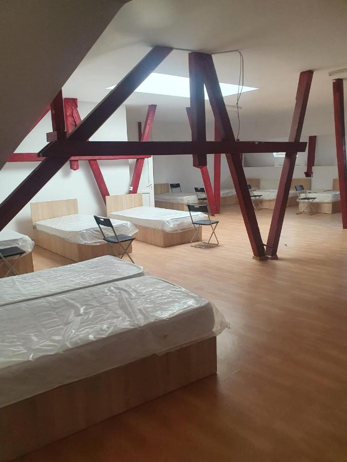 Cazare - Accommodation Bukarest Exteriör bild