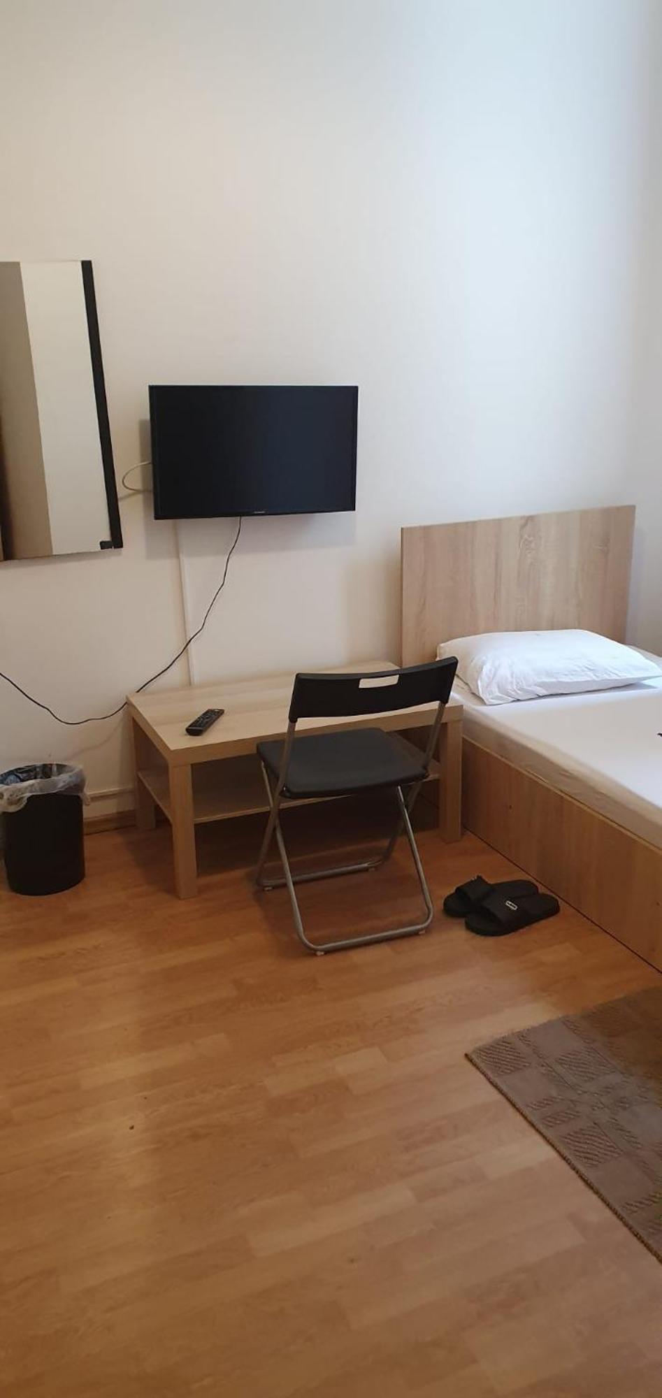 Cazare - Accommodation Bukarest Exteriör bild